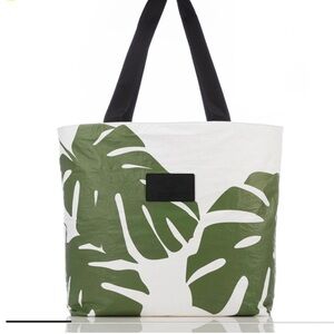 NWT Aloha Collection Monstera Day Tripper Seaweed